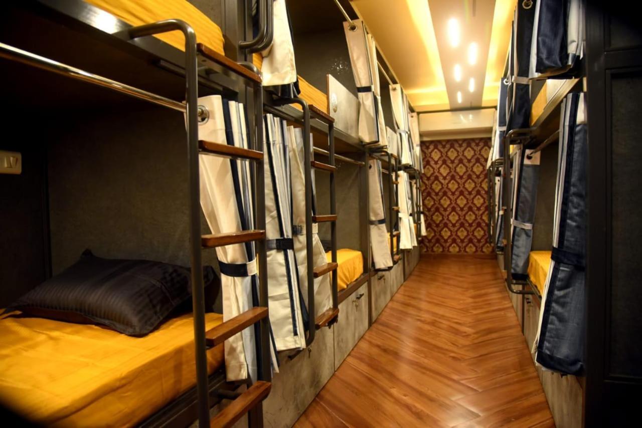Charyana Hotel Ac Dormitory Ahmadábád Exteriér fotografie