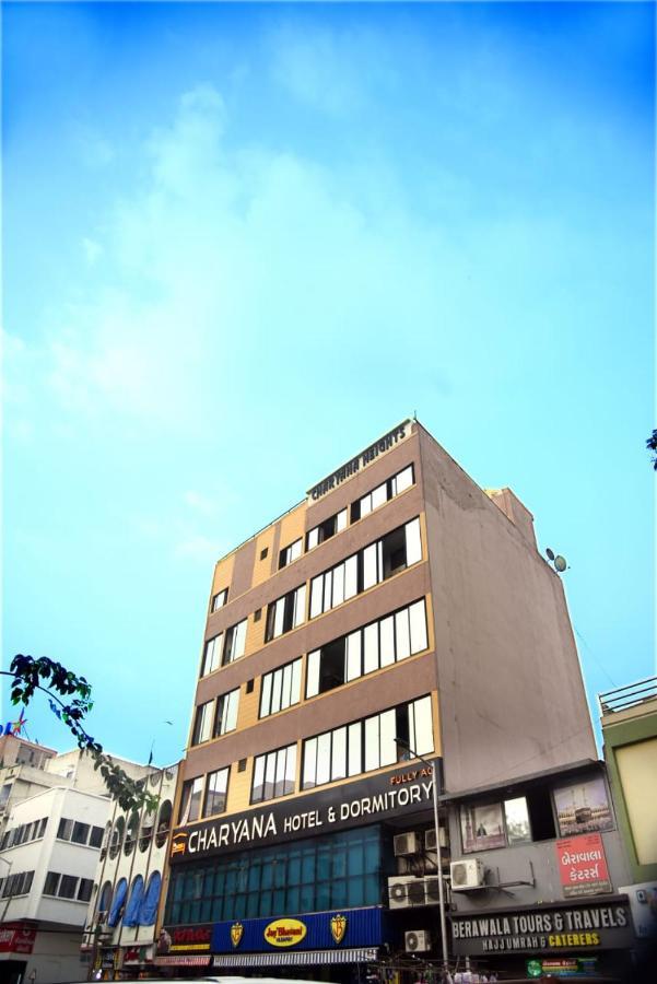 Charyana Hotel Ac Dormitory Ahmadábád Exteriér fotografie